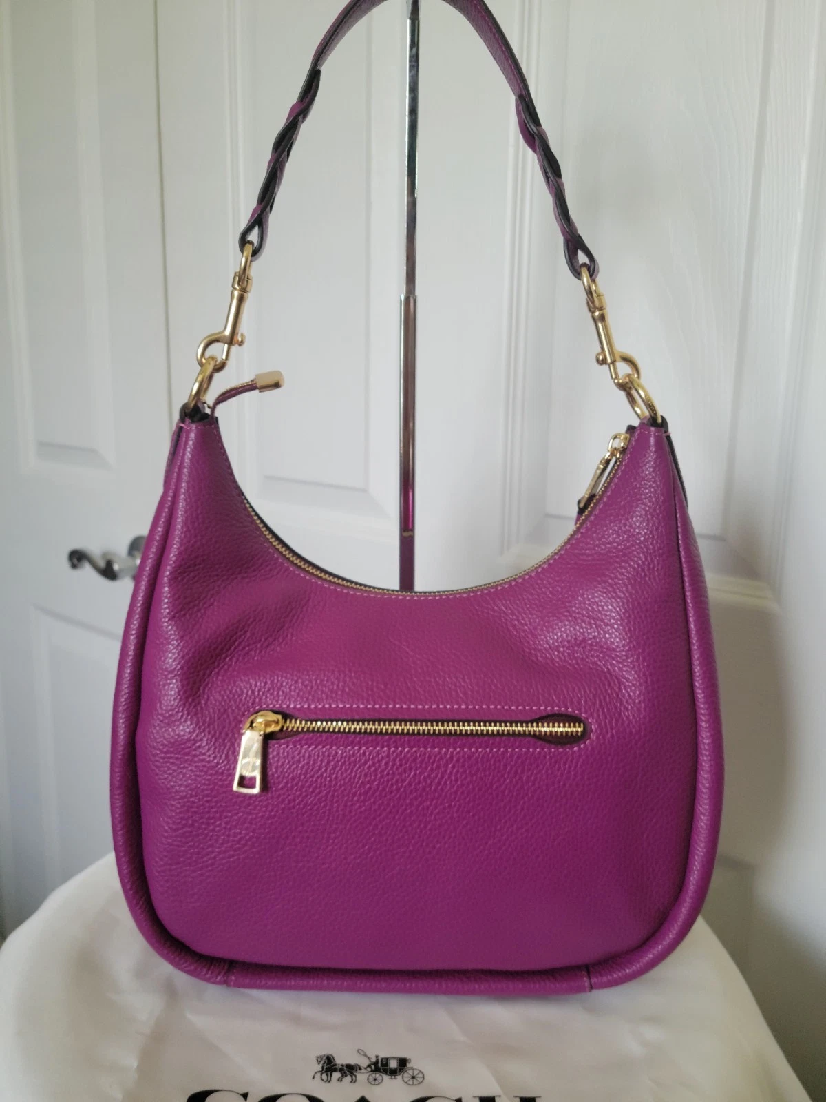 Coach Jules Hobo borsa a tracolla media C9190 pelle magenta scuro ciottoli