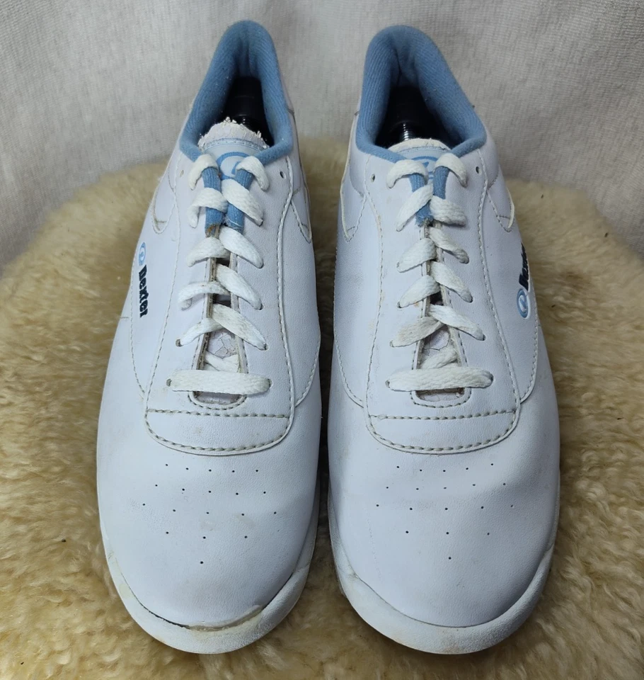 VINTAGE DEXTER WOMENS BOWLING SHOES LEATHER SIZE 10 WHITE BABY BLUE - GOOD COND. - Image 3 of 4