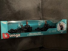 1:24 Burago Mercedes AMG F1 W14 E Performance Petronas F1 Team Hamilton/Russell