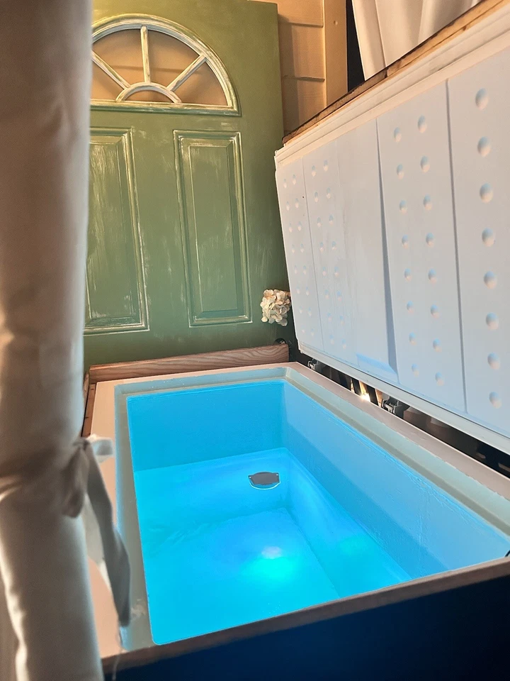 Congelador de pecho Insignia NS-CZ10WH6 10,2 pies cúbicos - blanco CONVERTIDO EN UNA INMERSIÓN EN FRÍO Foto 2 de 4