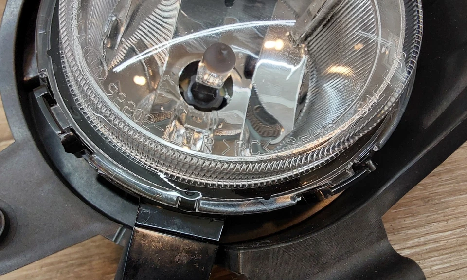 2007-2009 KIA SPECTRA RIGHT FOG LAMP ASSY OEM 92202-1L0 - Image 3 of 4