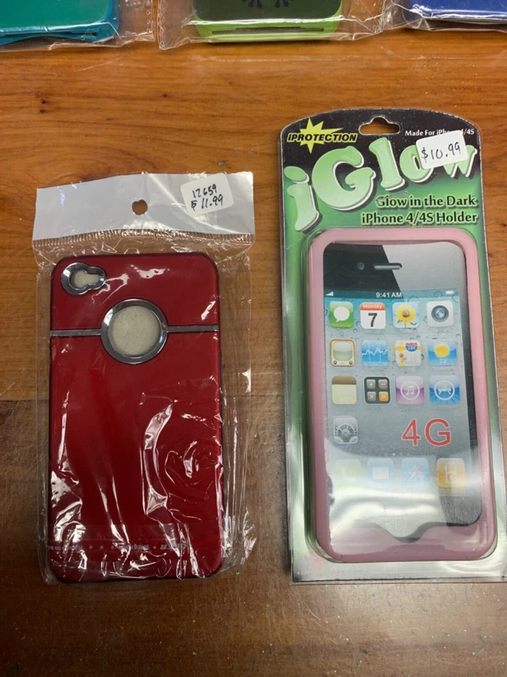 Fundas para iPhone 4/4S. (5) Dijes de enchufe/teléfono antipolvo. (5) Soporte iPhone para perro. Foto 2 de 4