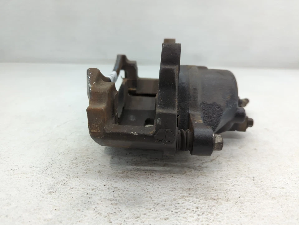 Pinça de freio dianteira esquerda Chevrolet Monte Carlo 2000-2005 QOWAV - Imagem 3 de 4