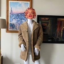 Vintage 1970s light brown lambskin overcoat. Unisex size M.