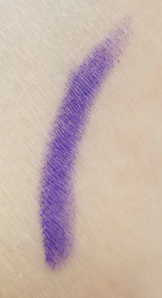 Mavala Crayon Lumiere Waterproof Eye Shadow 93924 Ultra Violet - Image 2 of 3