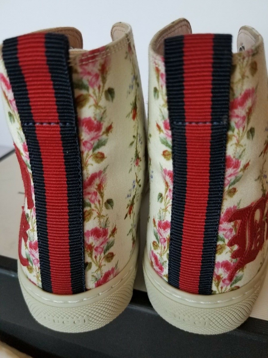 激安！GUCCI ピンク トレーナー BLIND FOR LOVE GUCCI(グッチ) クルーネックスウェットトレーナー469250 469250