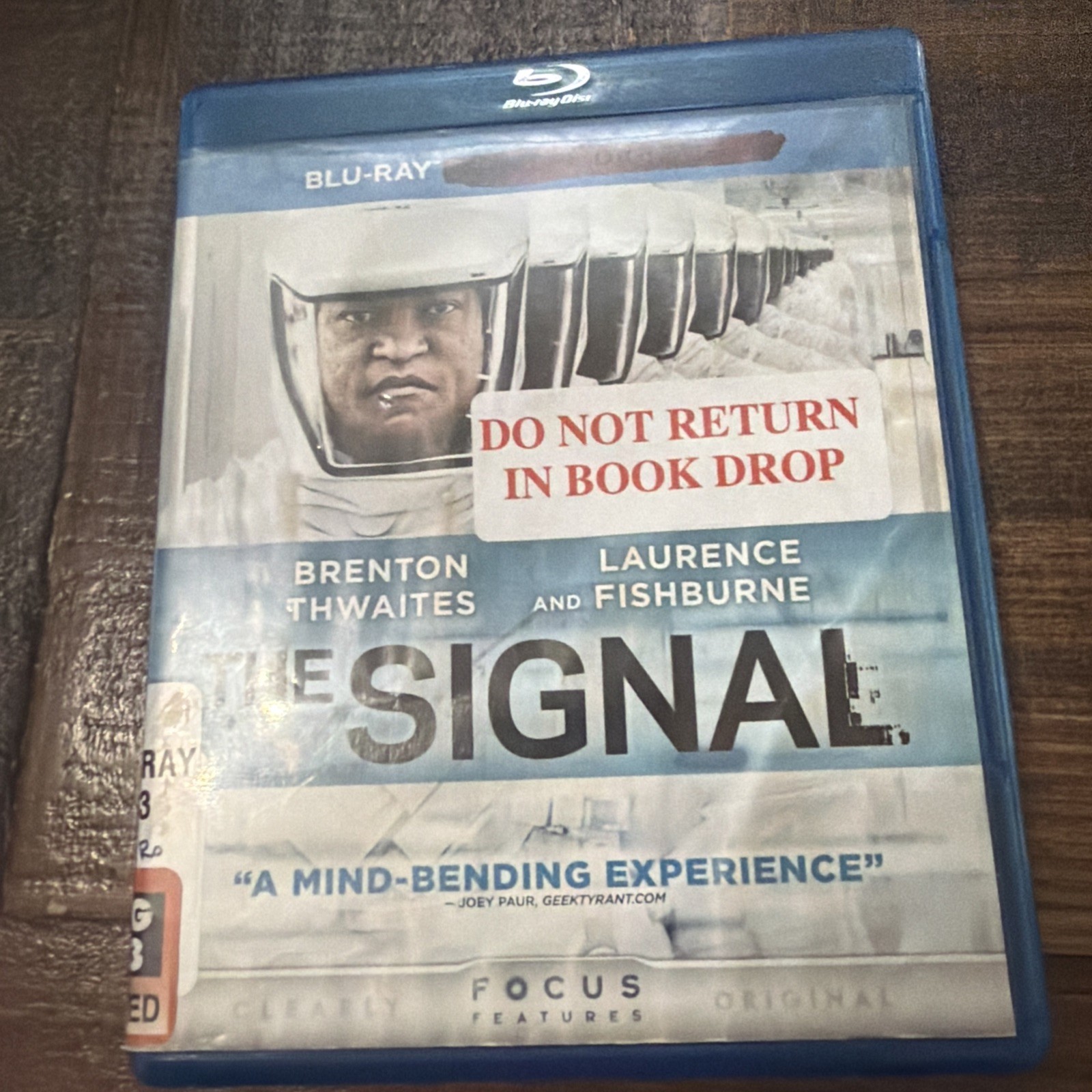 The Signal Blu Ray Laurence Fishburne Brenton Thwaites