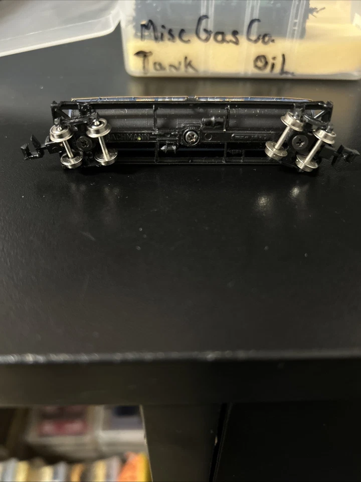 N Scale Chemical Tank Cars Set Of 6 - Image 3 of 4