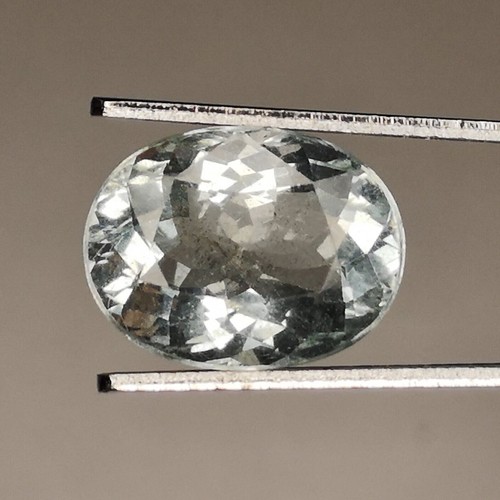 Aigue-marine Brésilienne Naturelle – 1,79 Carats – Taille Ovale – Transparente