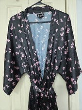 Victoria's Secret Women s Satin Black Floral Print Kimono Robe Belted Size M/L