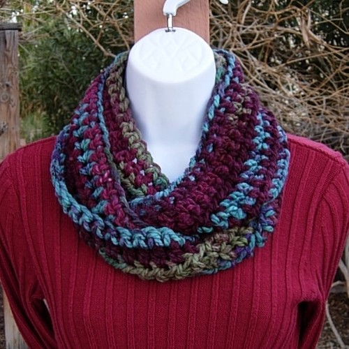 Mujer Pequeña Invierno Corto INFINITY CAPUCHA BUFANDA BORGOÑA ROJO AZUL VERDE, GANCHILLO - Imagen 9 de 11
