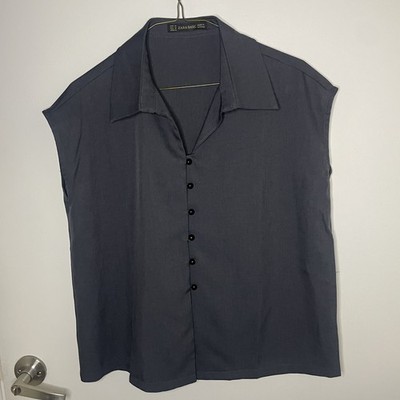 Zara Sleeveless Button-Down Shirt Size M Grey with black bottoms detail