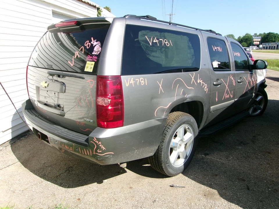 Used Front Left Seat Front fits: 2008 Chevrolet Suburban 1500 bucket-bench L. el - Image 3 of 4
