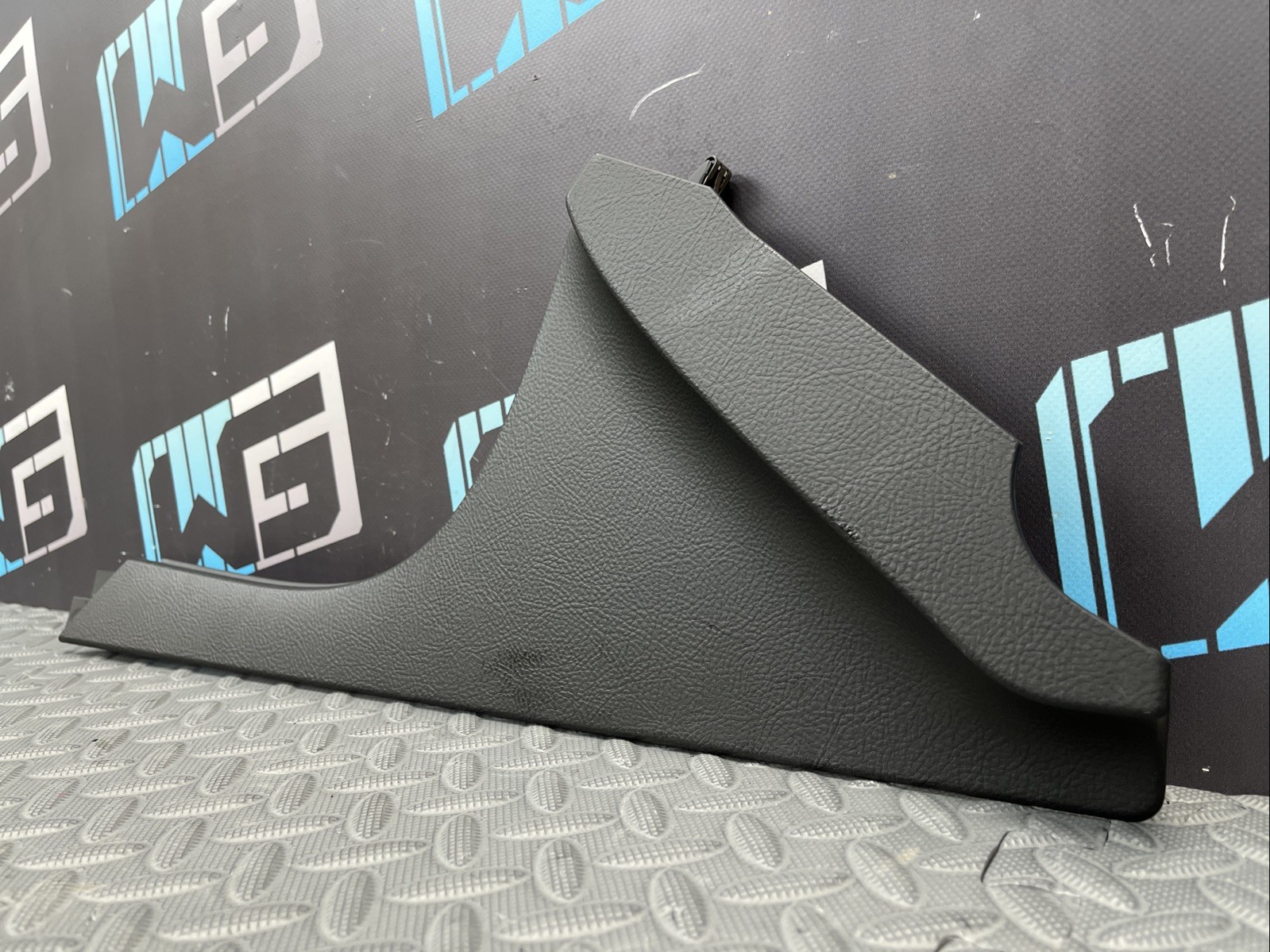 Chevrolet Corvette ZR1 2005-2013 Center console