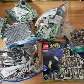 LEGO 10228 Monster Fighters Haunted House - Used for Building