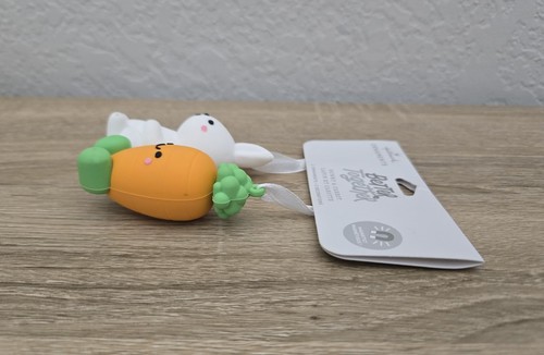 Hallmark Ornaments Better Together BUNNY & CARROT Easter Magnetic 2Pk - Picture 5 of 6