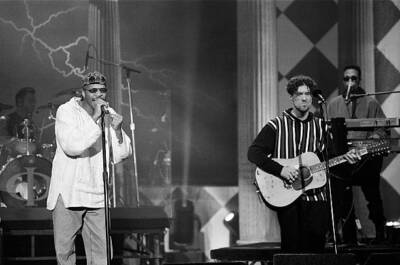 Me Phi Me performs on December 29, 1992 - 1992 TV Photo 1