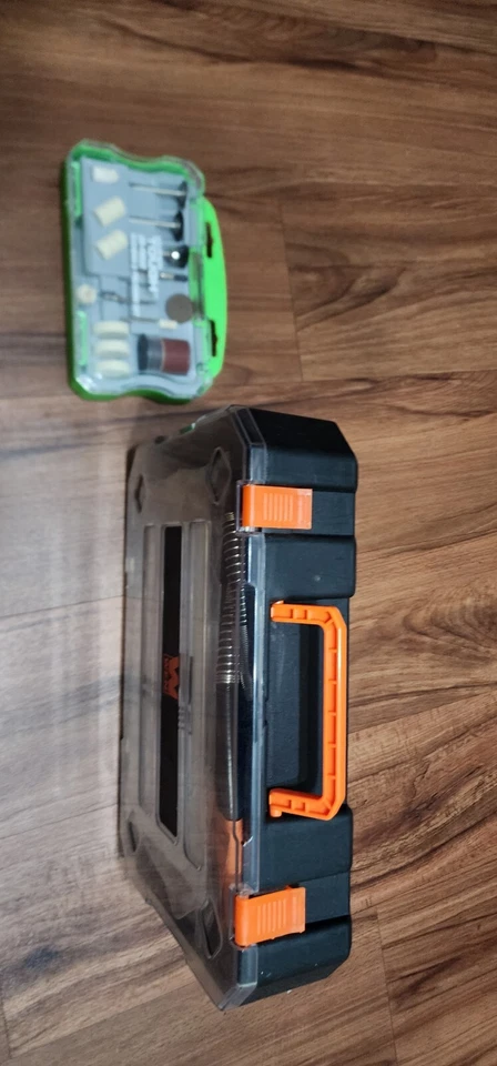 Rotory Tool With Flex Shaft Attatchment And Extra Attatchments - Image 2 of 3