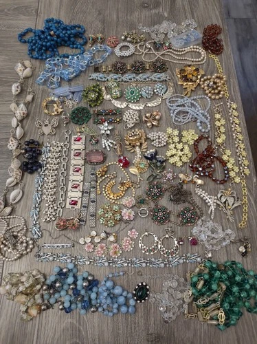 Vintage/Antique Estate Salvage Costume Jewelry Lot Rhinestones Colorful Array...