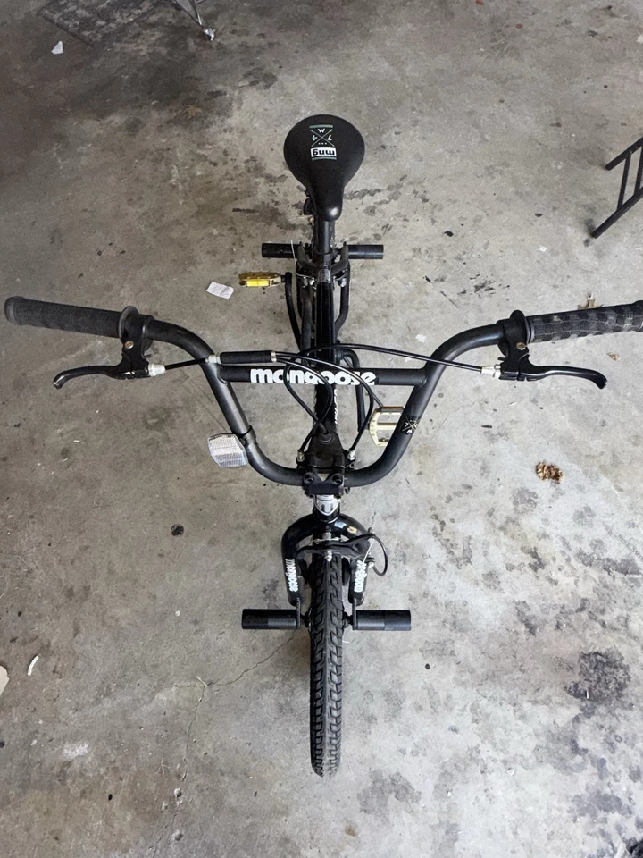 Велосипед для веломотокросса Mongoose Brawler 20 дюймов - черный - Изображение 2 из 4