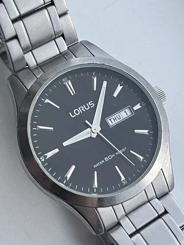 Lorus (Seiko) Mens Day Date Watch 40mm silver white quartz working vintage
