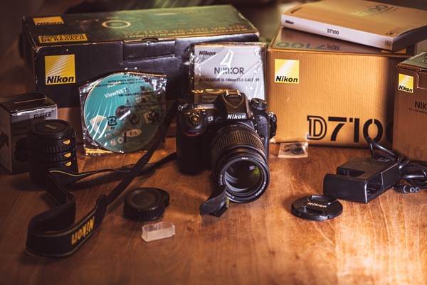 Nikon D7100 + 18-140mm VR Kit - Only 13,731 Shots, Excellent Condition