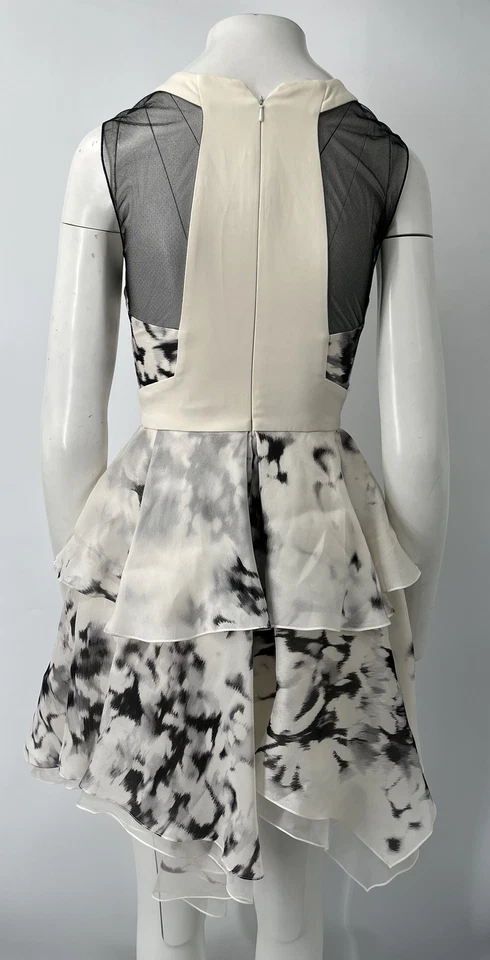 Vestido J. Mendel Off-White/Negro Tie-Dye Malla Sin Mangas Calce + Acampanado talla 6 Foto 4 de 4