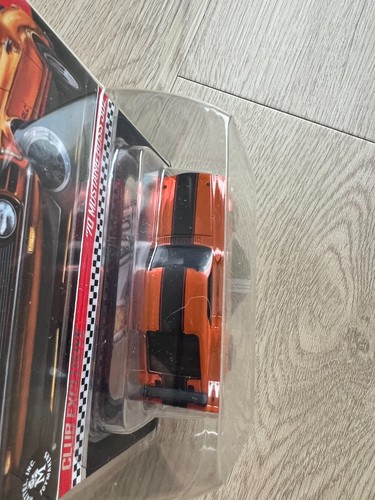 Mustang Boss 302 2020 RLC '70 Hot Wheels - rosa y naranja - Imagen 3 de 4