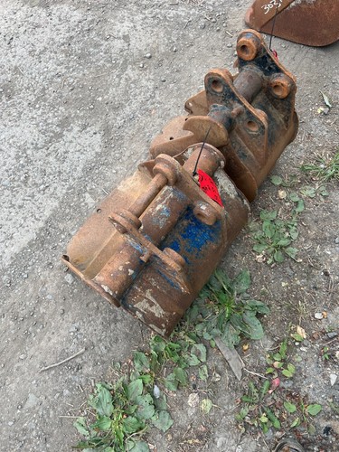 2x Digger Bucket 450 18" & 9" Pin 30mm Dipper 110mm Centre 140mm Suit 1.5T+ (12) - Picture 4 of 7