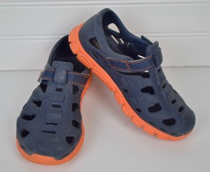surprize by stride rite land and water shoes