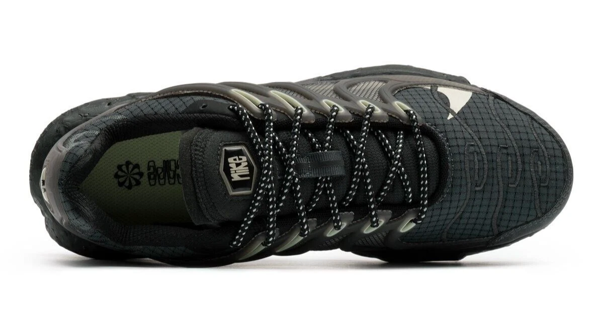 Nike air max black hotsell shoes
