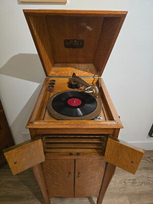 Victor Talking Machine VV-X Tiger Oak - 1913 - Great condition (works)