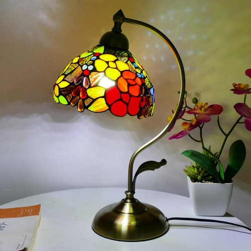 Tiffany Style Stained Glass Beige Vintage Shade Desk Bedside Table Lamp - Picture 13 of 40