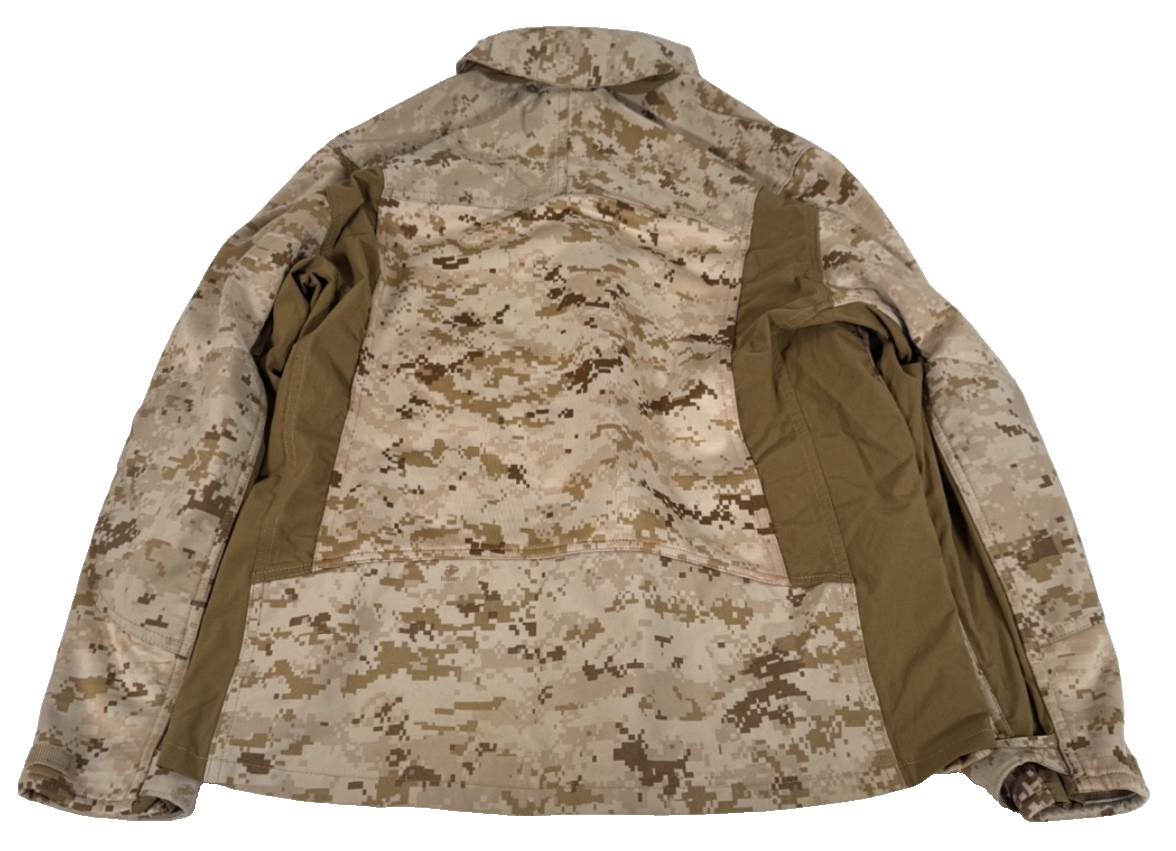 送料無料　米軍　海兵隊 COMBAT DESERT JACKET 180s USMC Combat Desert Jacket CDJ 180S Soft Shell MARPAT Size Medium