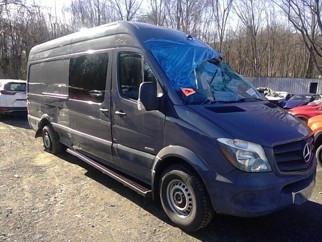 AC Condenser Fits 14-17 19-22 MERCEDES SPRINTER 2500 1587758 Foto 4 de 4