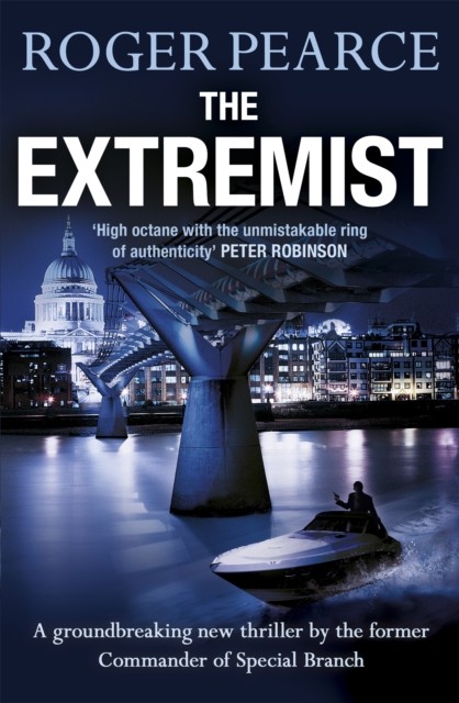 The Extremist by Roger Pearce (Paperback Book)
