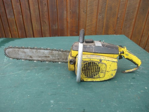 Vintage McCULLOCH MAC 2-10 Chainsaw 