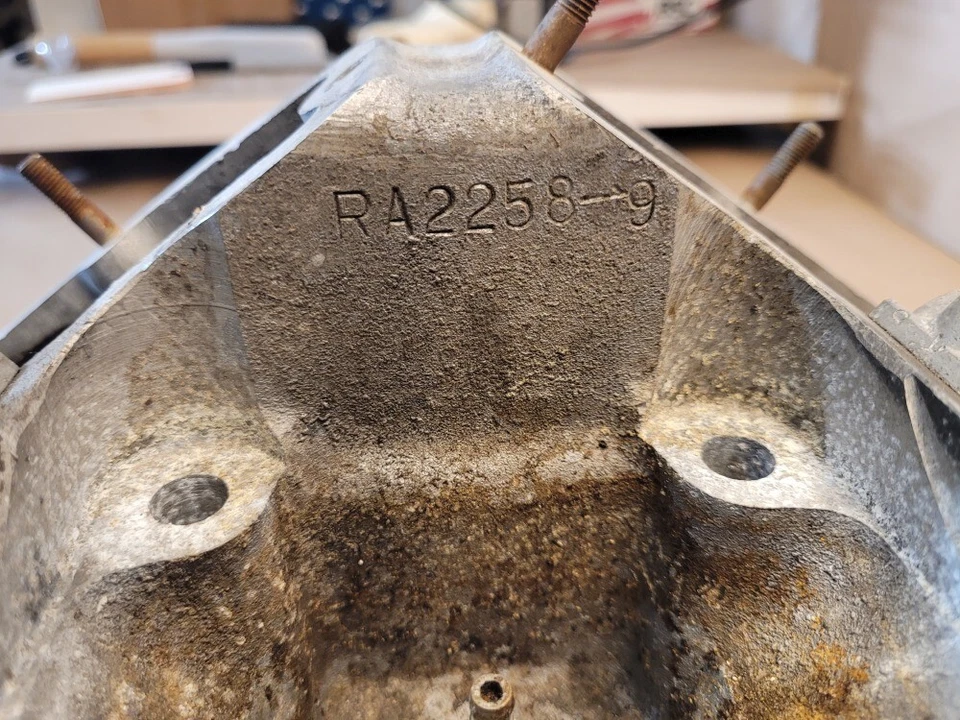 Jaguar XKE 3.8 E-Type Engine Head Series 1 RA2258-9 — 第 2/4 张图片