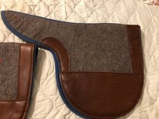 2 cuscinetti/numnah da corsa vintage in feltro e pelle leggeri