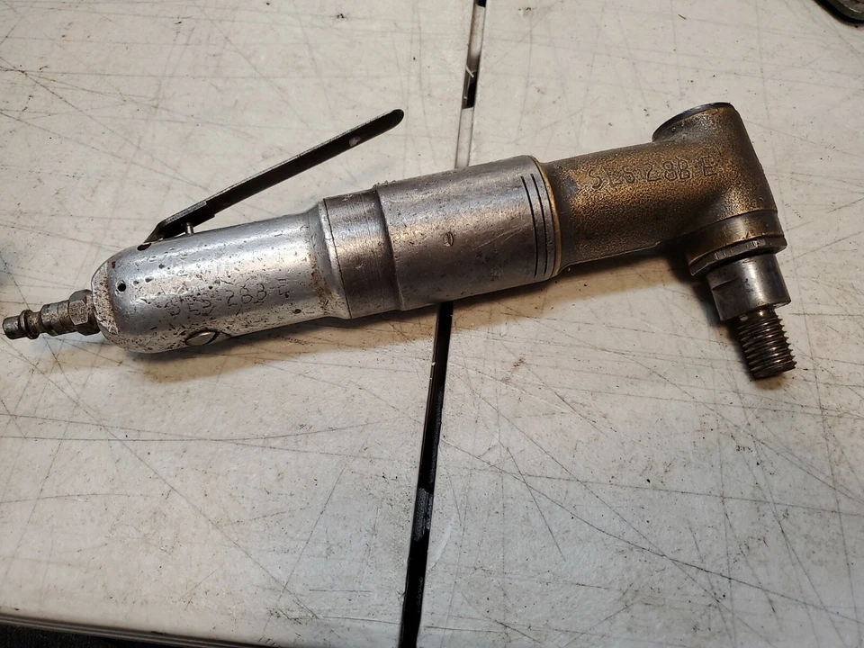 Amoladora angular Chicago Pneumatic 3417 4500 RPM Foto 2 de 4