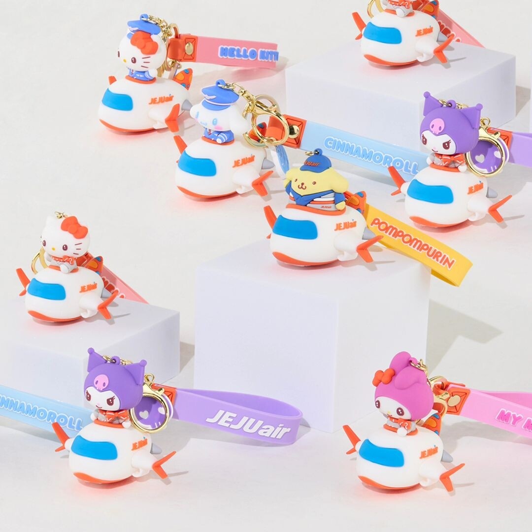 Sanrio x Jeju Air Official MD Figures with Airplane Keychain
