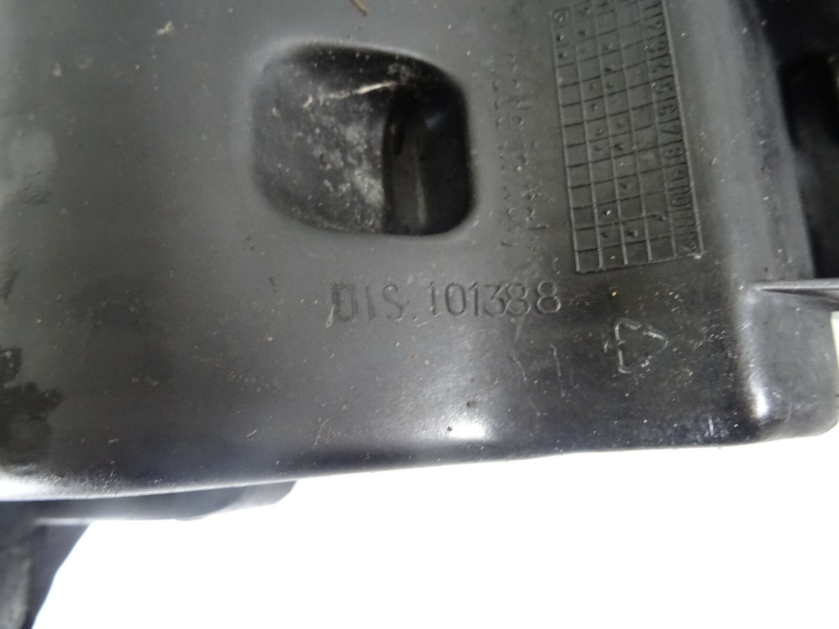 R☆n ！ E2. Aprilia SR 50 Ditech Tuono Fairing Helmet Compartment