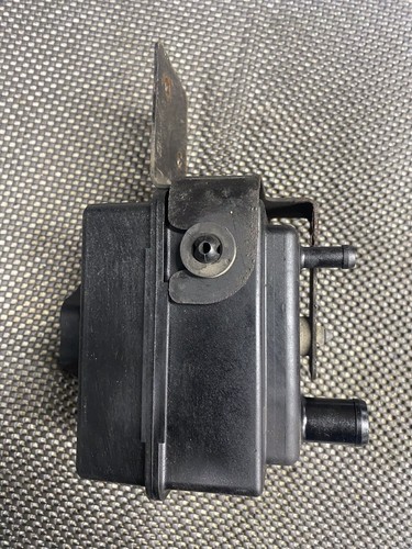 03 Ford E-350 7.3 Power Steering Reservoir Tank Assembly - Bild 4 von 6
