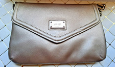 PURSE NINE WEST HANDBAG SHOULDER STRAP METALLIC GOLD ENVELOPE STYLE NEW