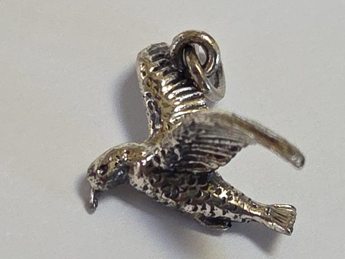 Sterling Silver ~ Bird in Flight Charm ~ DOVE of Peace ~ Beau QUALITY ~ VINTAGE