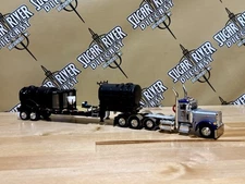 DCP 1/64 Peterbilt 379 DayCab Toy Truck’n Construction Show Semi Truck Farm Toy