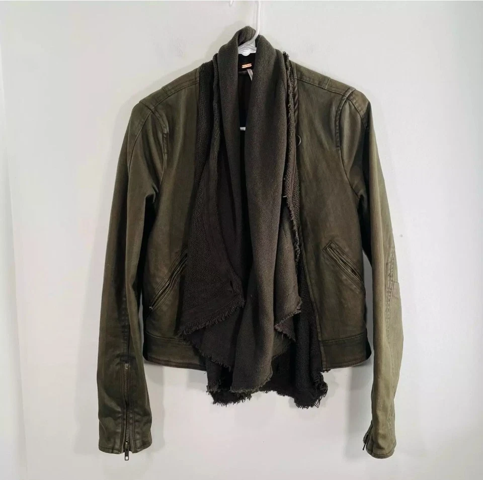 Free People 夹克尺寸 2 橄榄绿色涂层牛仔针织毛衣垂褶前部 Mot * — 第 2/4 张图片