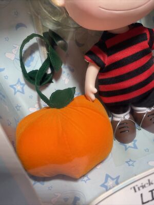 SNOOPY PEANUTS CHARLIE BROWN MADAME ALEXANDER LARGE DOLL SNOOPY PEANUTS CHARLIE BROWN MADAME ALEXANDER LARGE DOLL