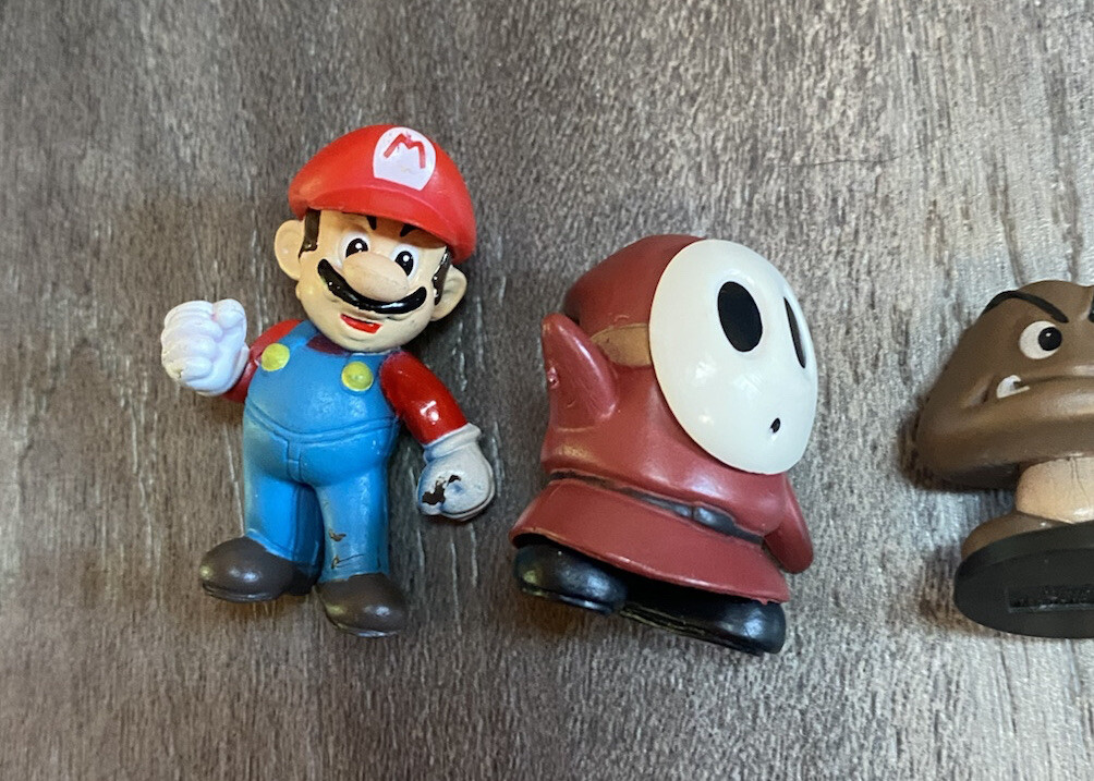 Lot Of Vintage Super Mario Plastic Vinyl Figures. Video Game