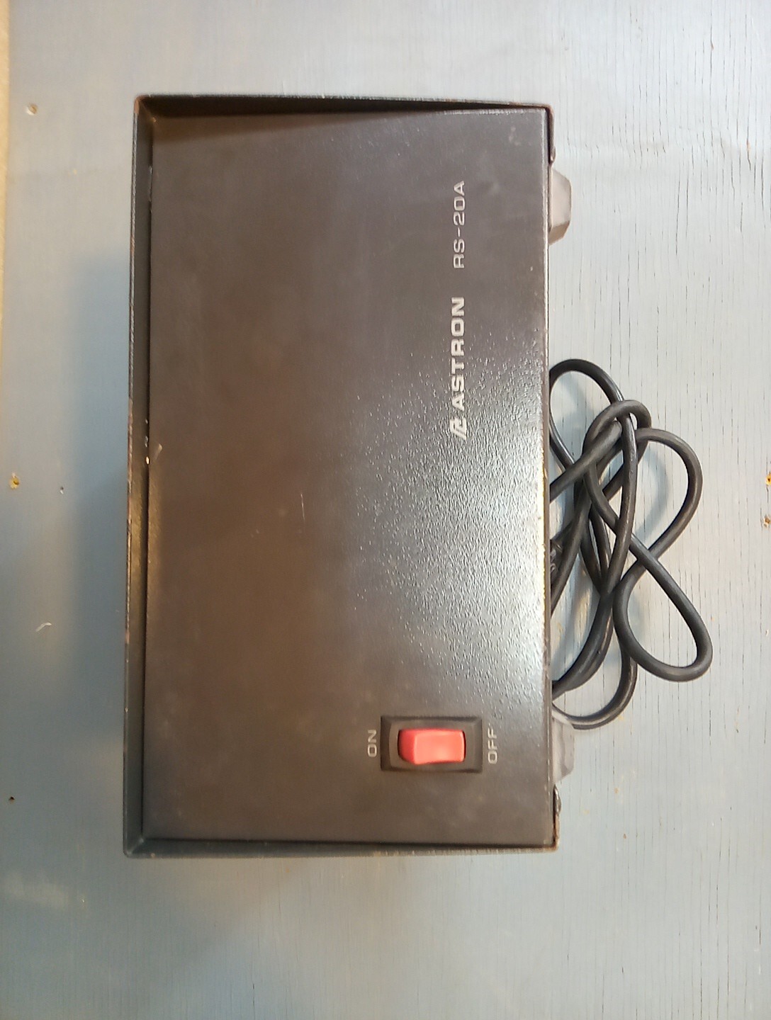 Astron RS-20A 20 Amp Regulated Power Supply Clean and Works, Light Scratches